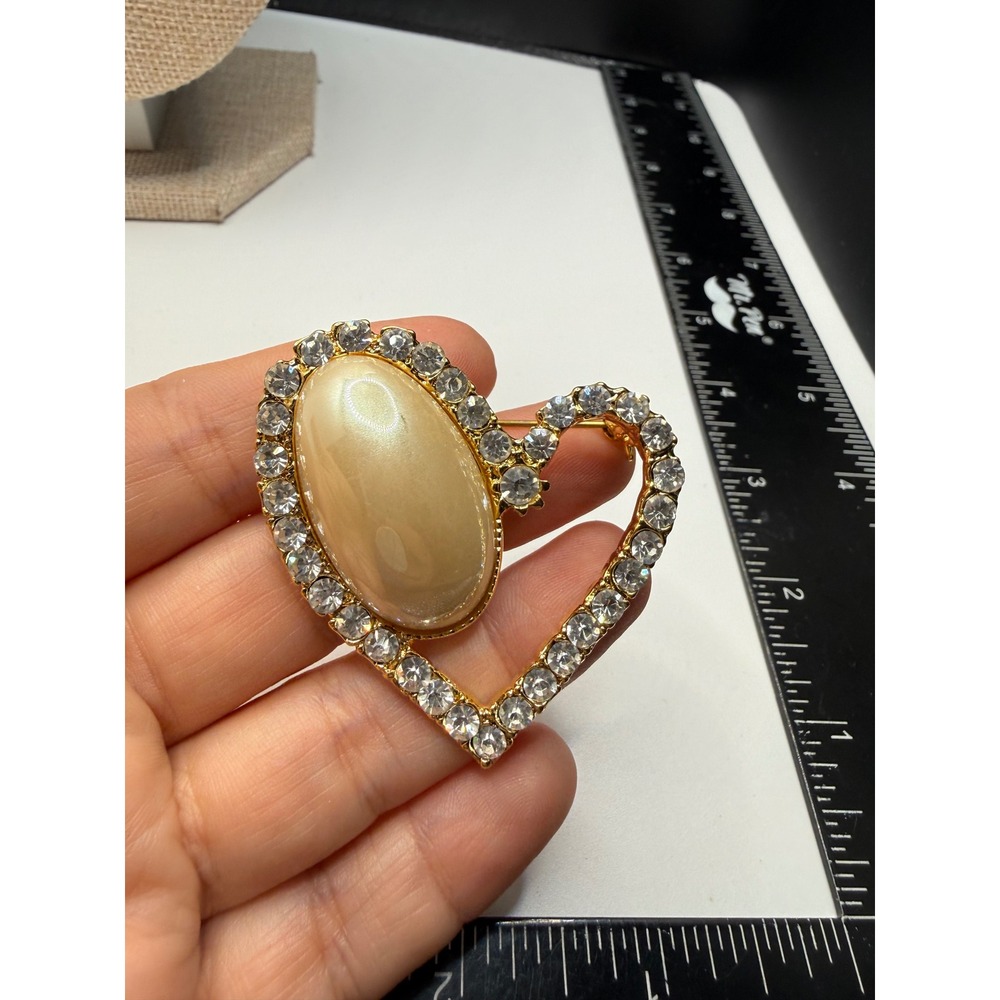 Vintage Gold Tone Rhinestone Heart Brooch Faux Pearl Champagne Statement Pin